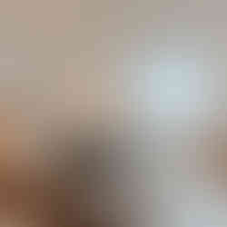 Chambre élégante et décorée avec soin, photo immobilière signée Marc Glen Photographie Pro à Brest.