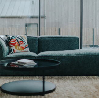 Focus, point de détails sur le canapé signé marc glen photographie, photographe immobilier brest.