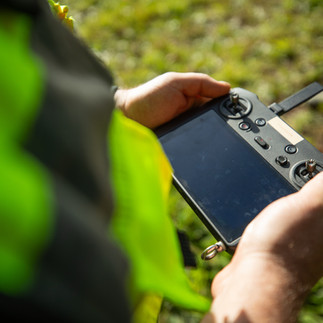 Apprentissage du pilotage de drone en centre de formation brestois, reportage photo corporate par Marc Glen Photographie.