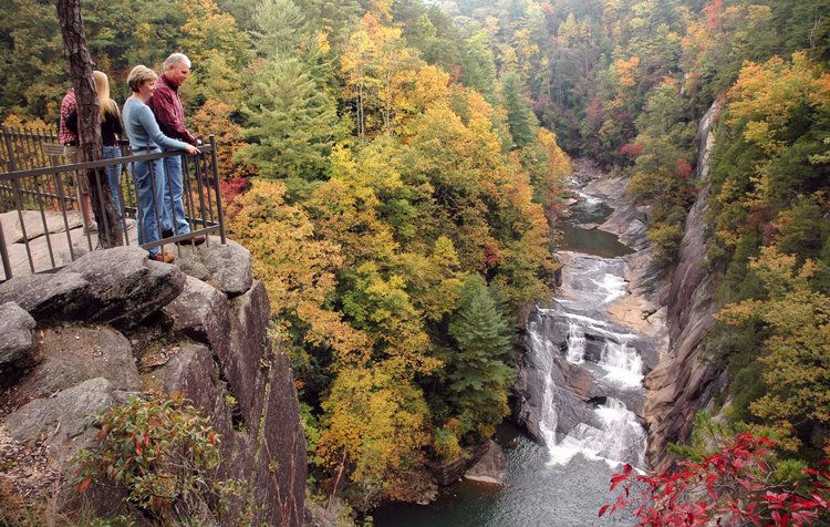 Hikers enjoying the view of the Tallulah Gorge