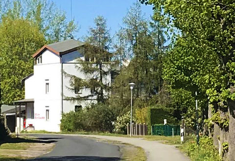 Blick-auf-Haus-Birnbaum.jpg