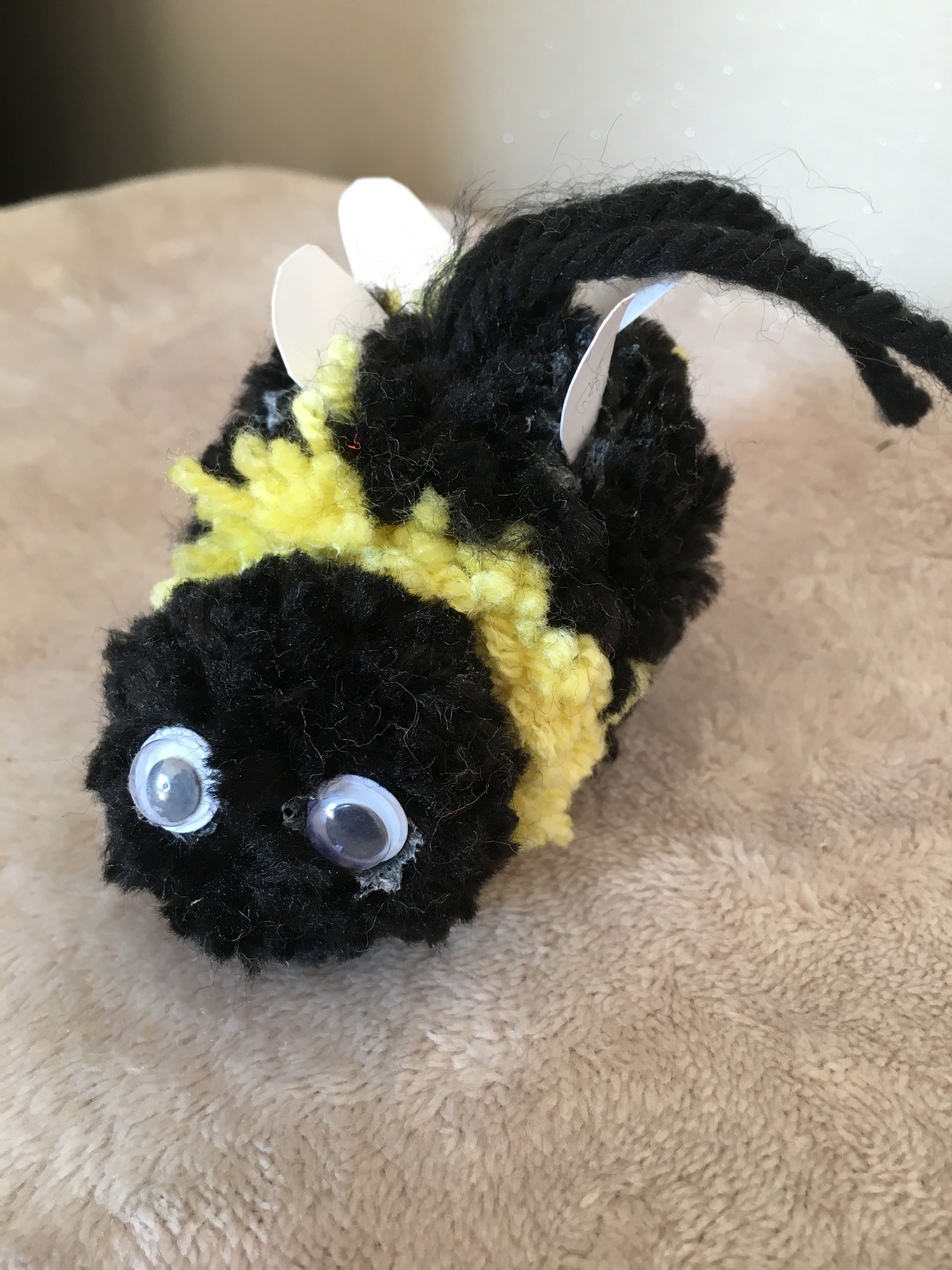 Bee Pom Pom