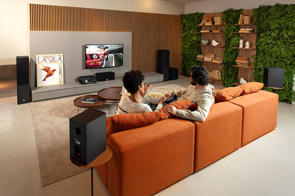 Thumbnail: JBL Stage 200P