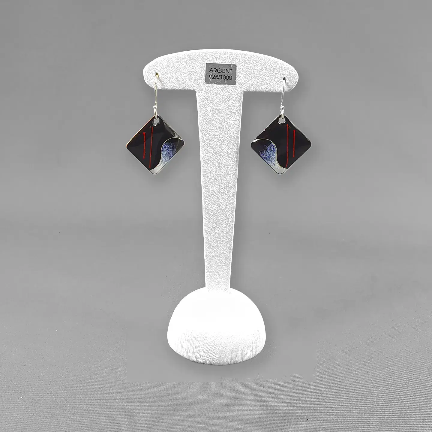 Boucles d’oreilles MINI CARRE noir « VAGUES»