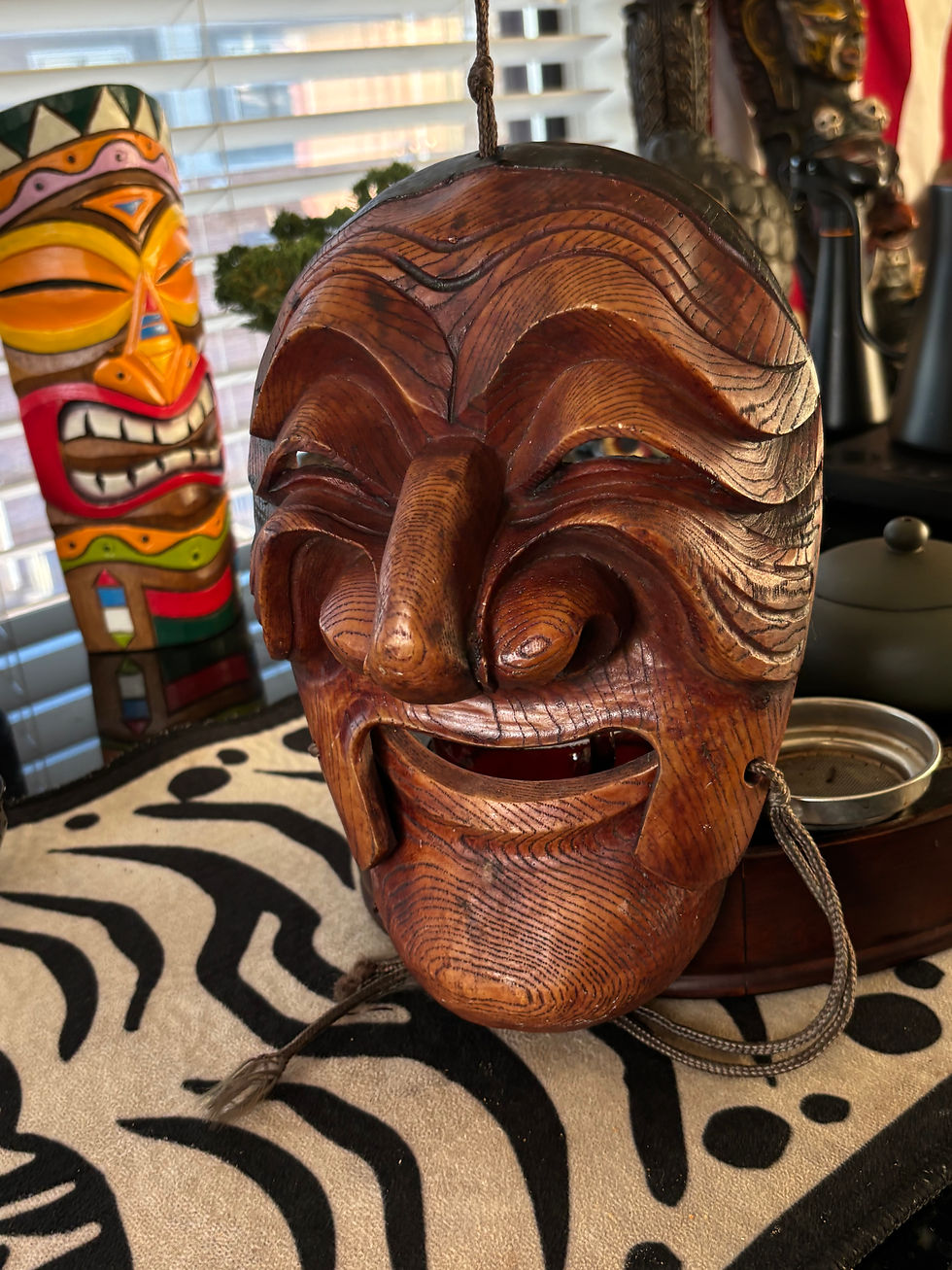 Прев'ю: Корейська різьблена дерев’яна маска Хахое