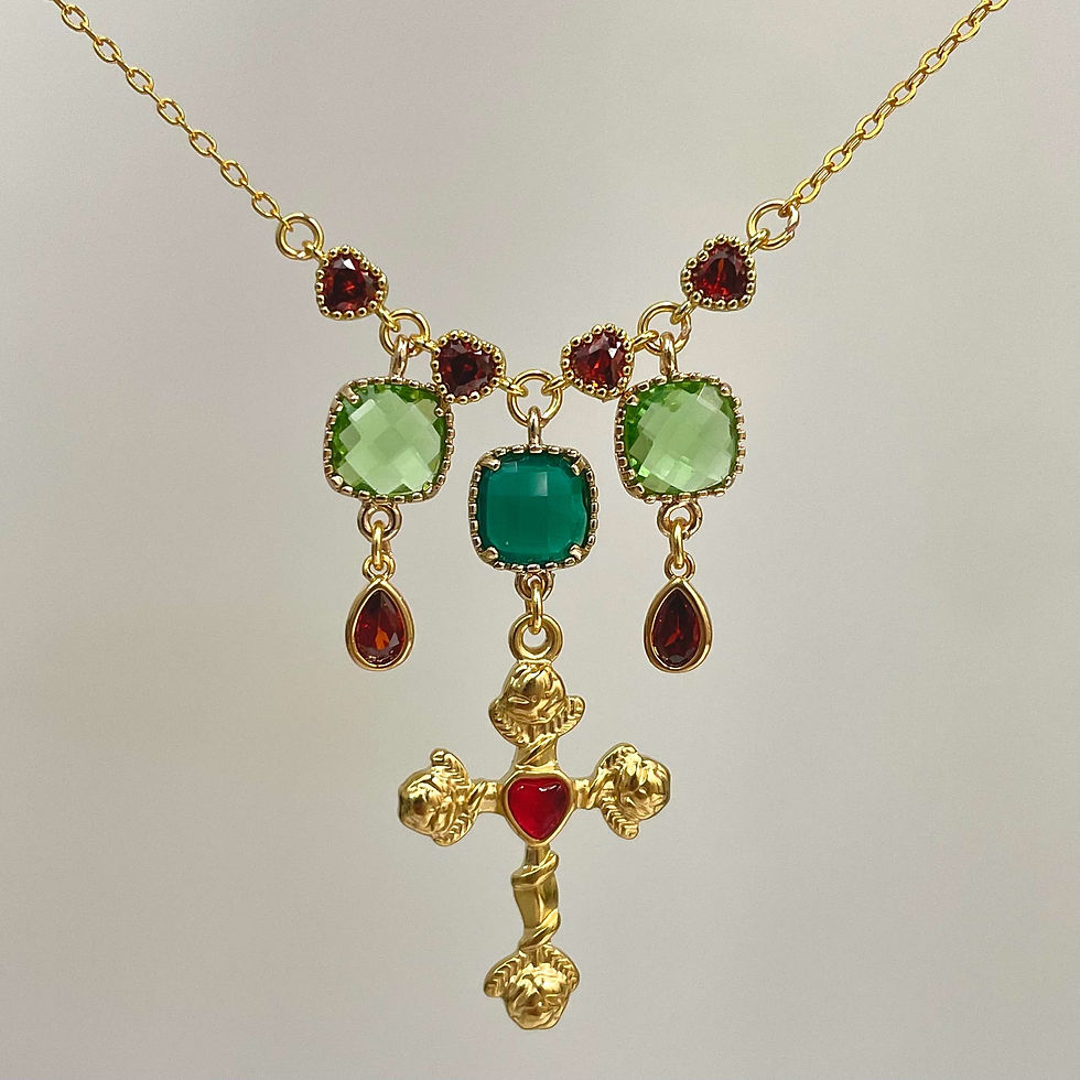 QUEEN OF HEARTS necklace