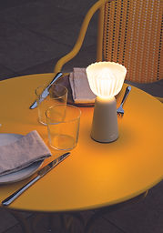 PARISIENNE21_MIEL_SWIING_GRIS_ARGILE_VISUELS26_NICOLAS_MATHEUS_2_HD.jpg