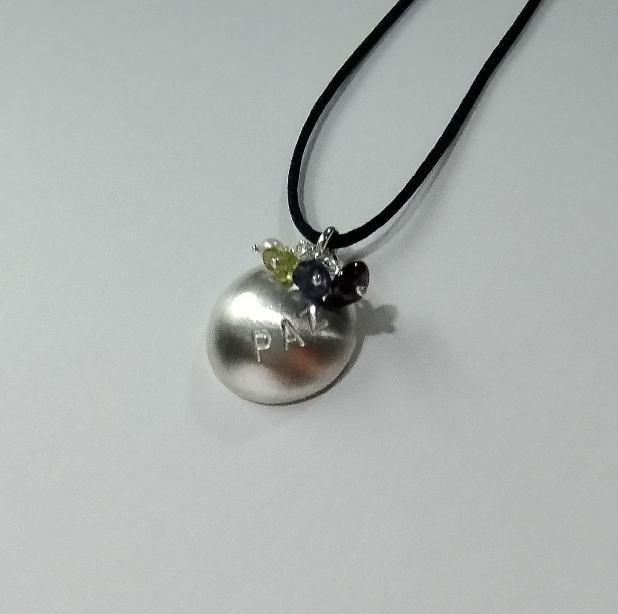 Pingente Mini Cápsula de Paz