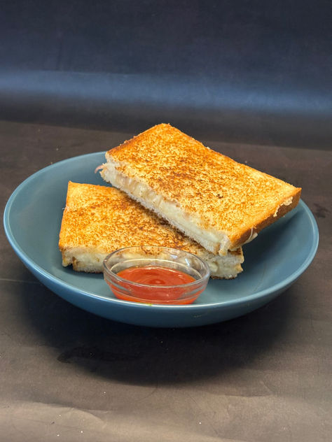 Explore King Kaavo’s Delectable Sandwiches and Fresh Artisanal Breads