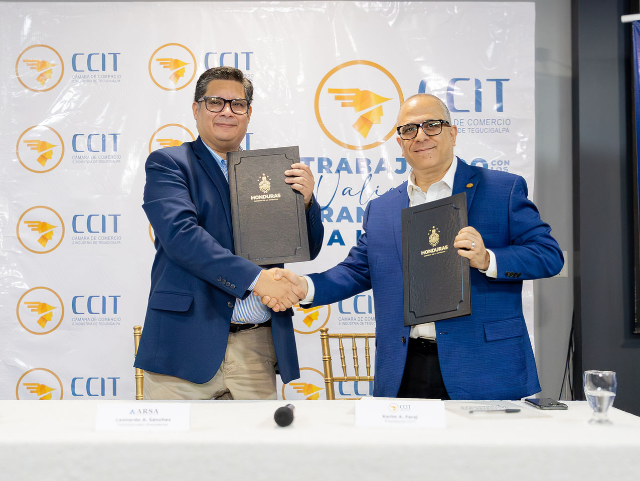 CCIT y ARSA firman convenio para simplificar trámites regulatorios y fortalecer a las Mipymes en la capital