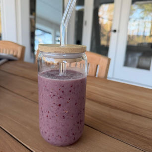 El smoothie que te tonifica sin inflamar: proteína + frutas rojas + colágeno