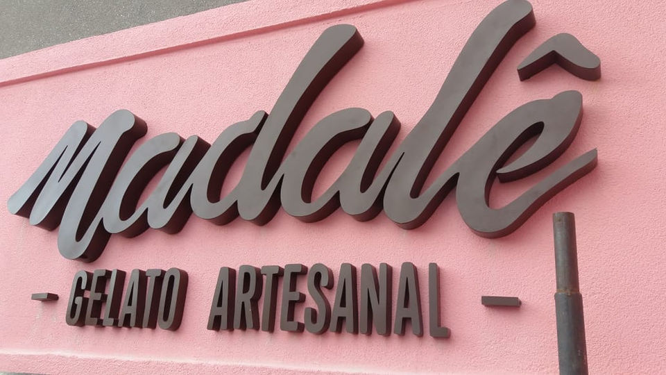 fachada em letra caixa - madalê.jpeg