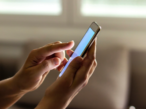 Uso excessivo de celular e dores nas mãos: como evitar lesões