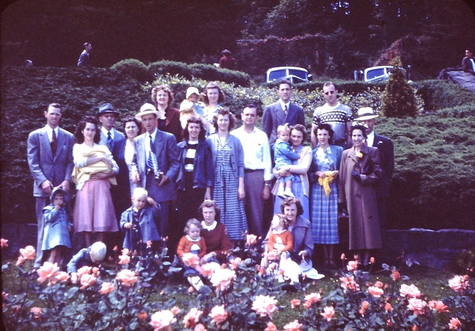 1949 Pike Reunion at the Portland Rose Gardens.jpg
