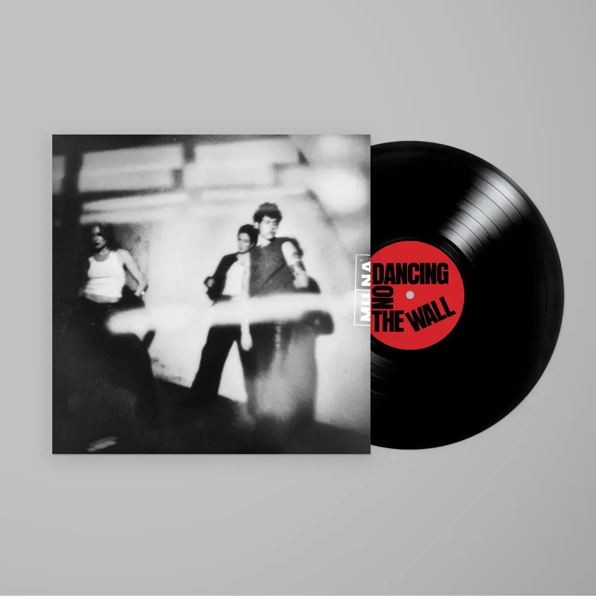Muna - Dancing On The Wall