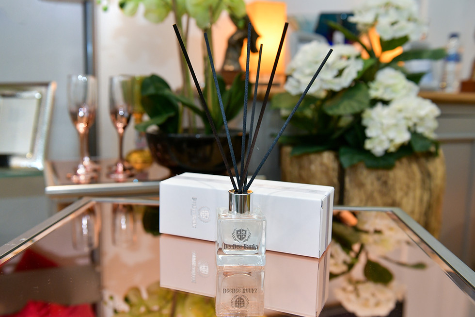 Thumbnail: TUSCAN LEATHER & THYME DIFFUSER (100ml Clear Glass)