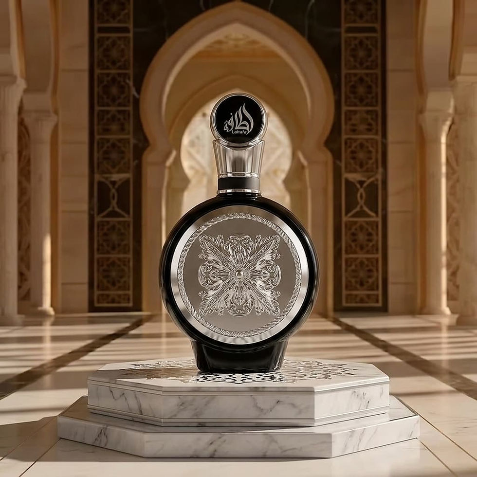 Parfum Fakhar Lattafa Homme Silver flacon argenté : élégance fraîche et épicée, disponible chez Elite Cosmétique France.