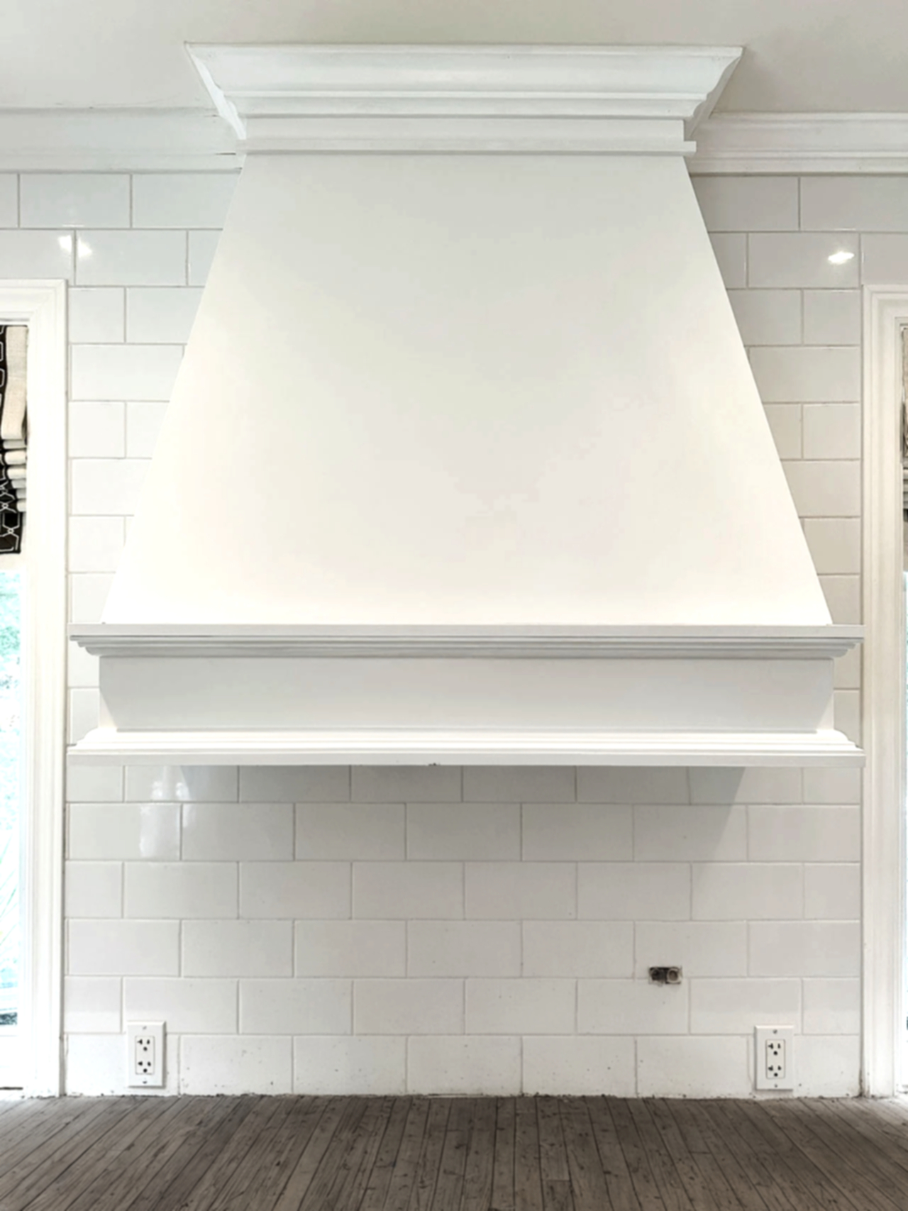 Kitchen hood project from the Hood2Home gallery, photo 70