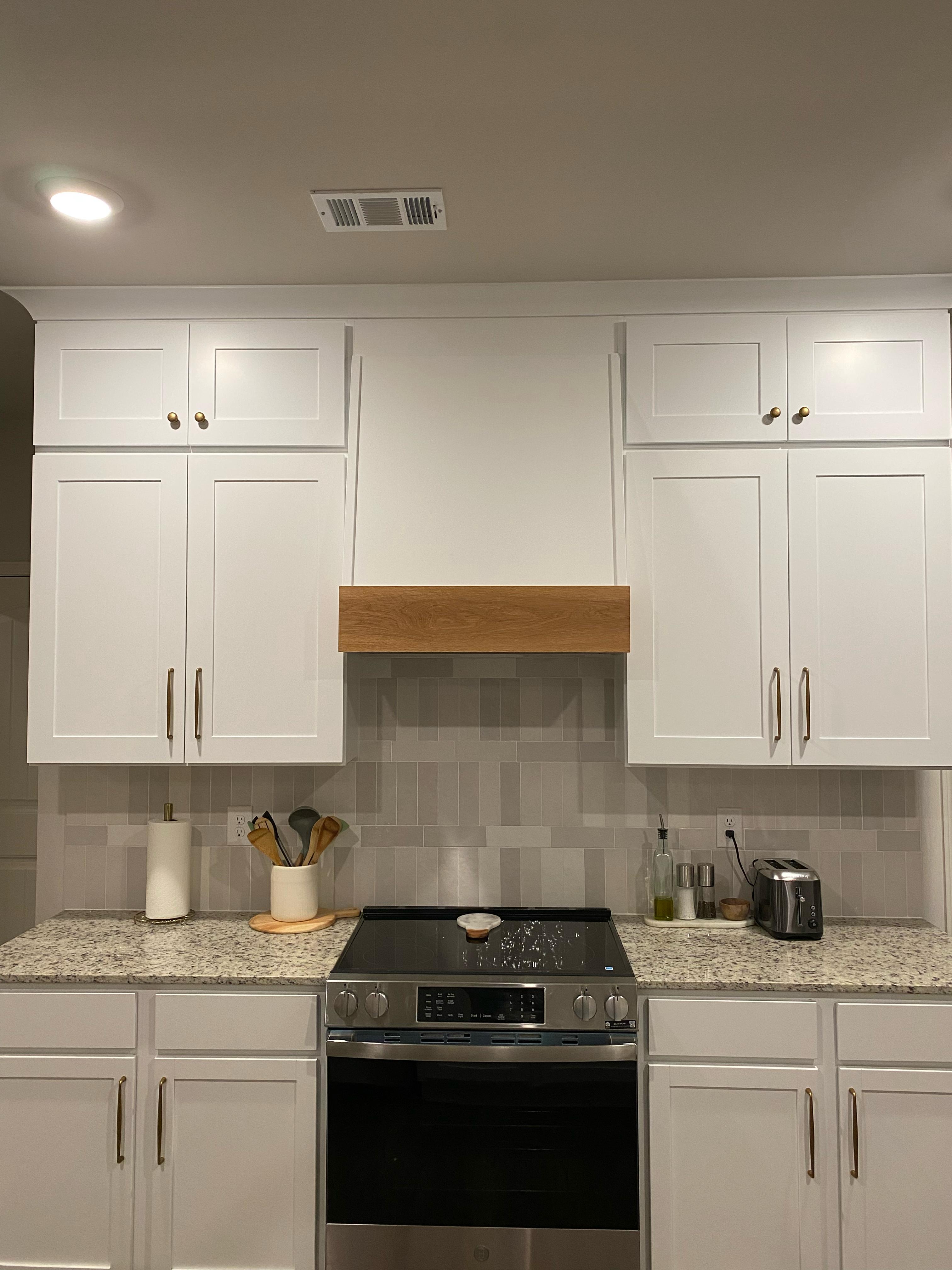 Kitchen hood project from the Hood2Home gallery, photo 18