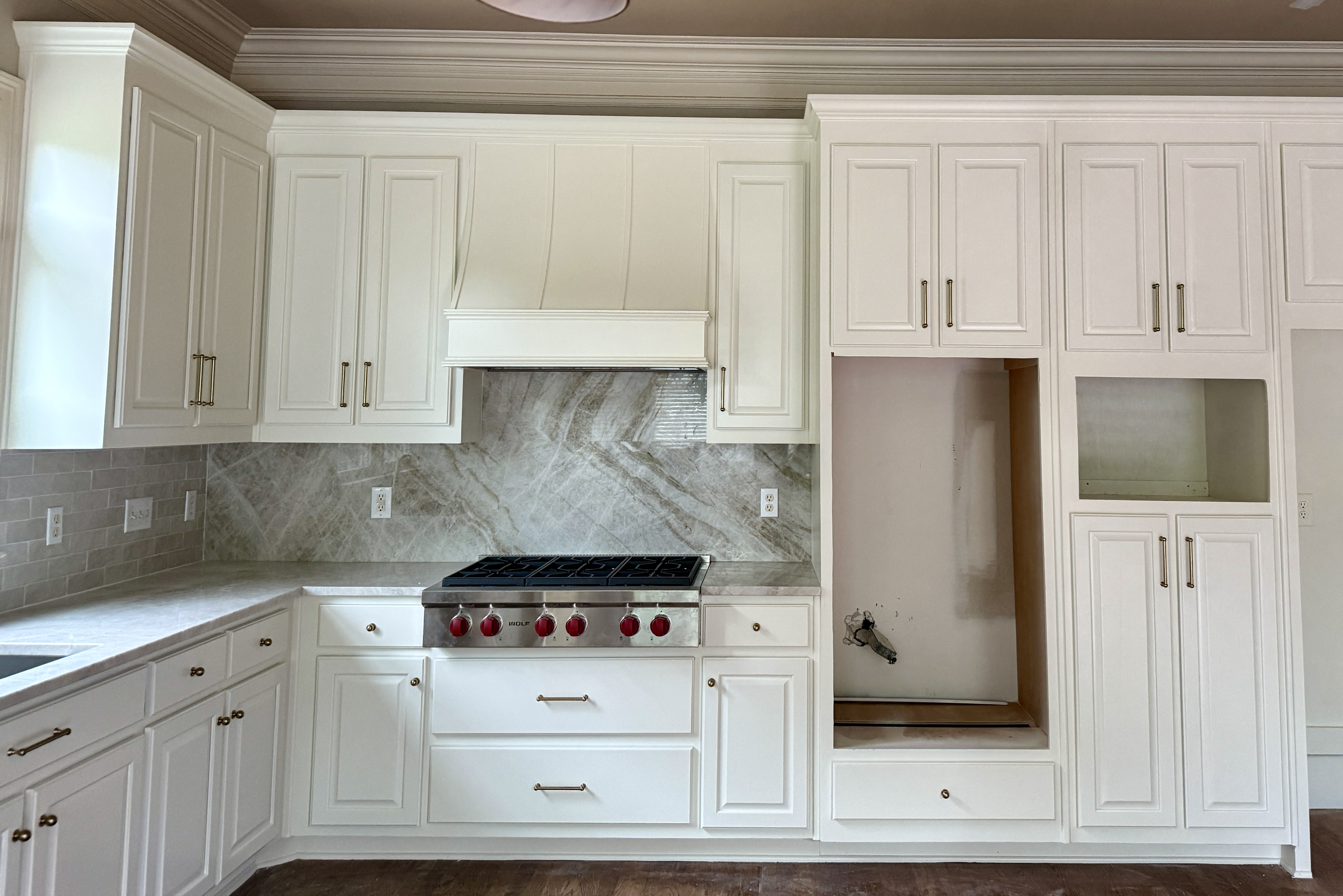 Kitchen hood project from the Hood2Home gallery, photo 5