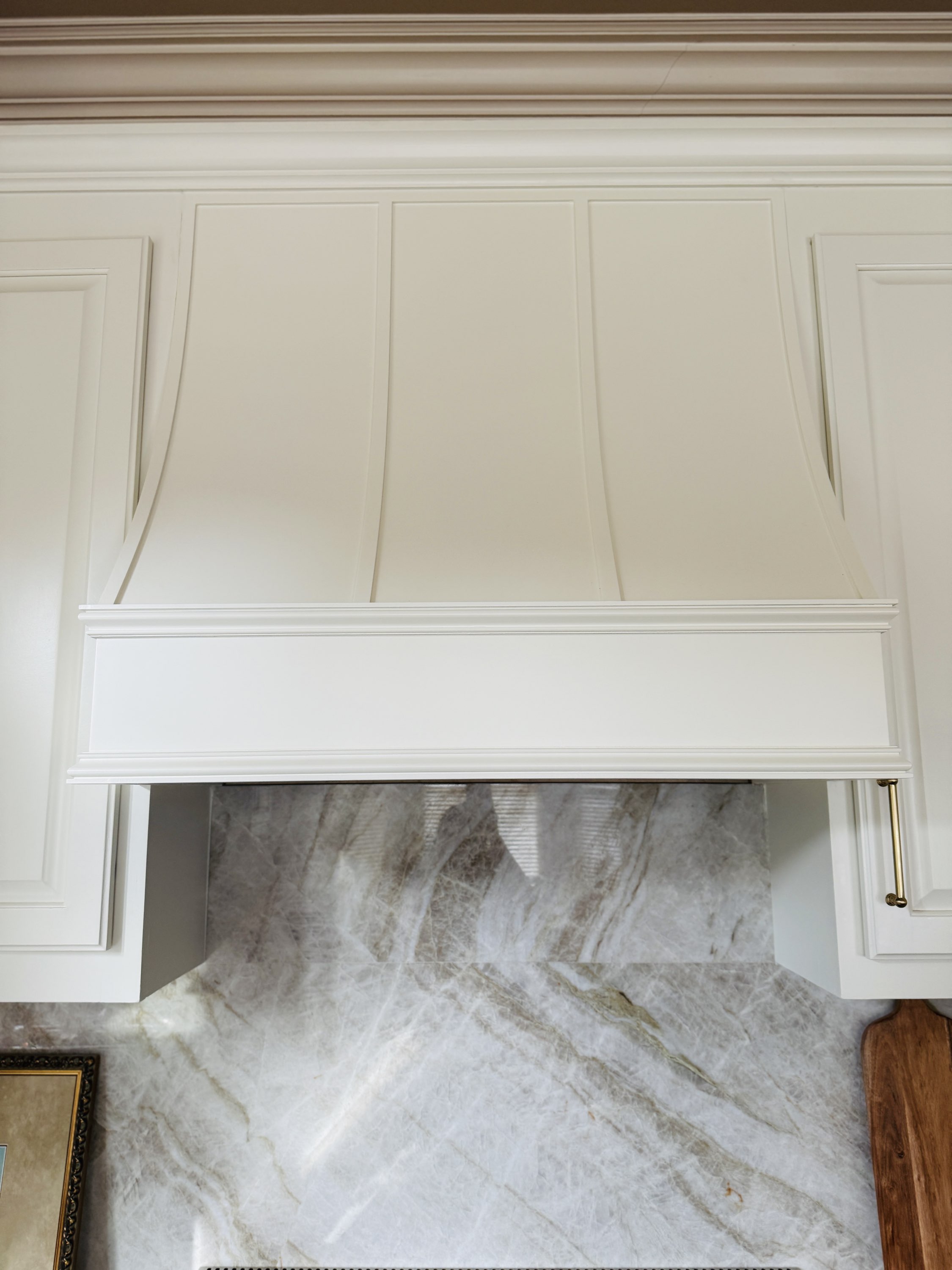 Kitchen hood project from the Hood2Home gallery, photo 31