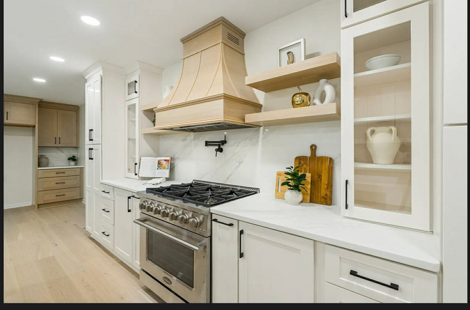 Kitchen hood project from the Hood2Home gallery, photo 54