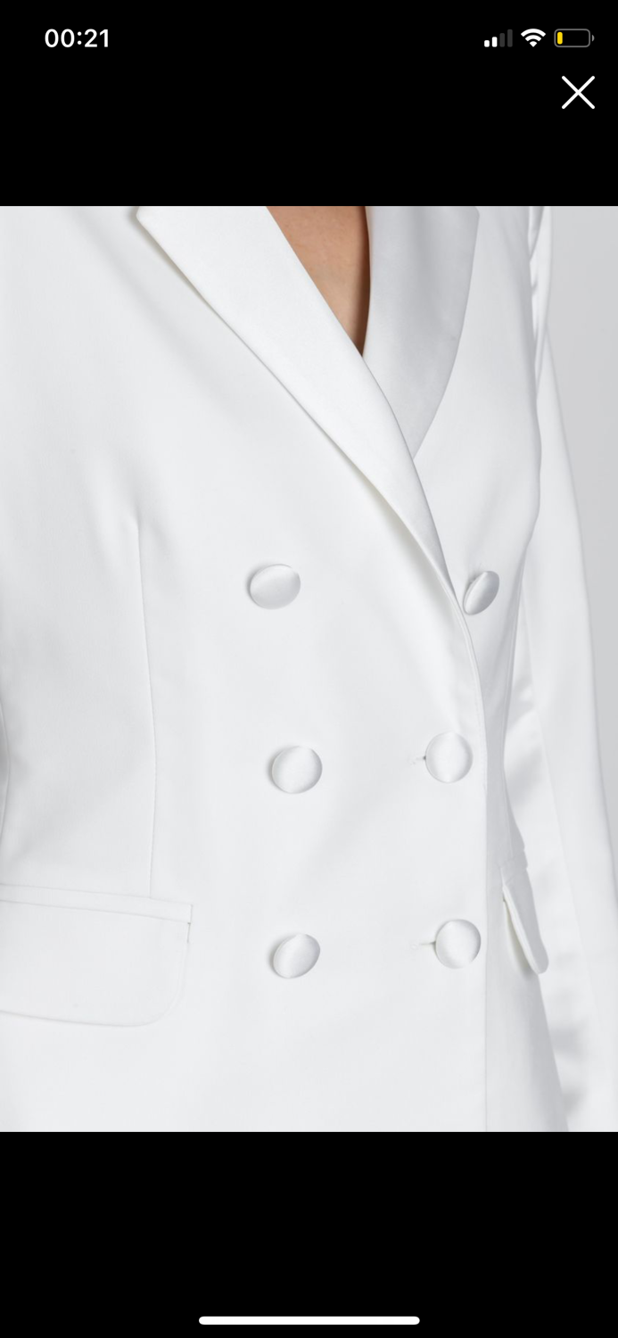 Thumbnail: GENTE Satin Touch Blazer and Short Women’s 