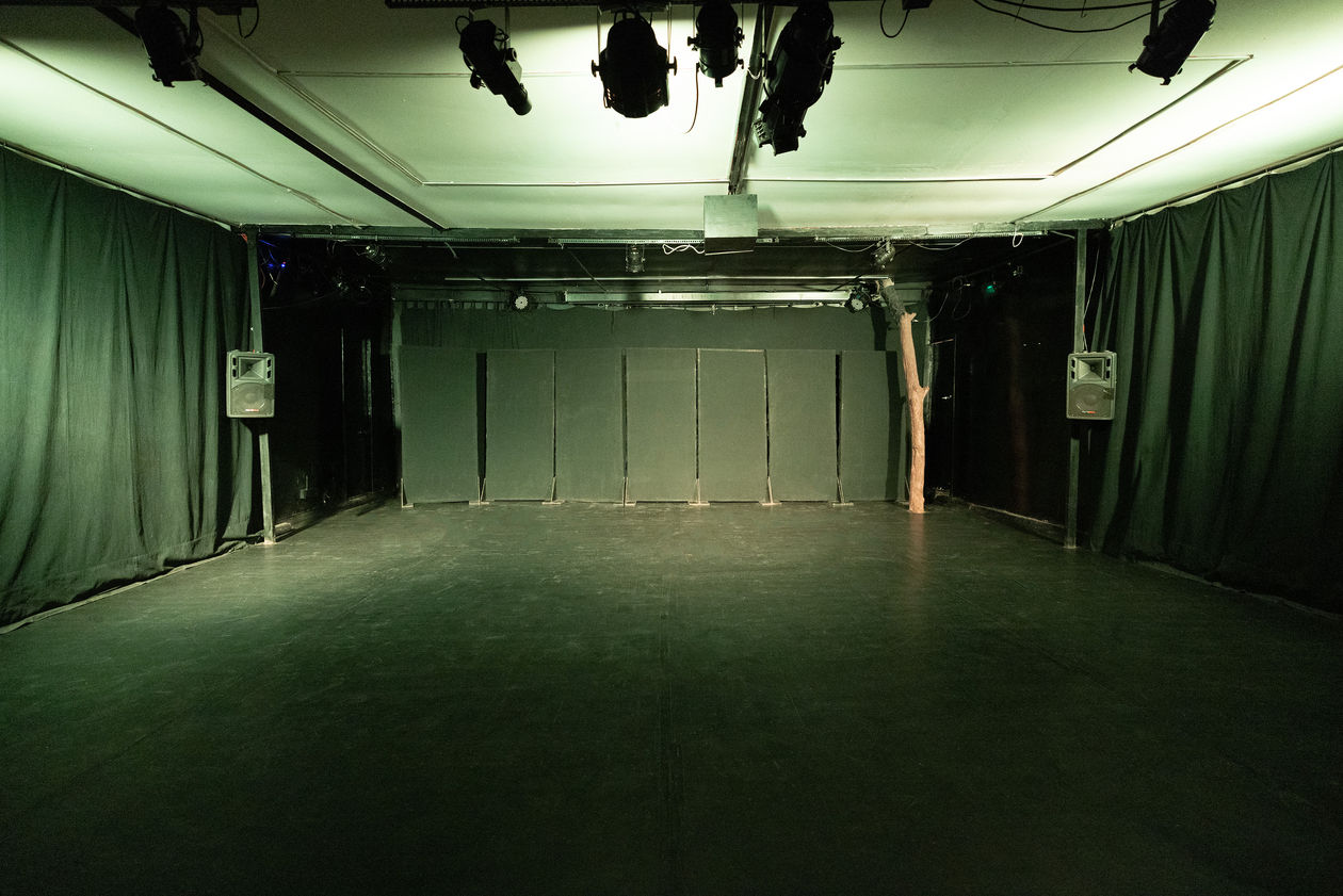 6 POV AUDIENCE With LIGHT.jpg