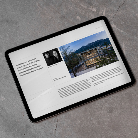 MACBOOK-MOCKUP-04 1