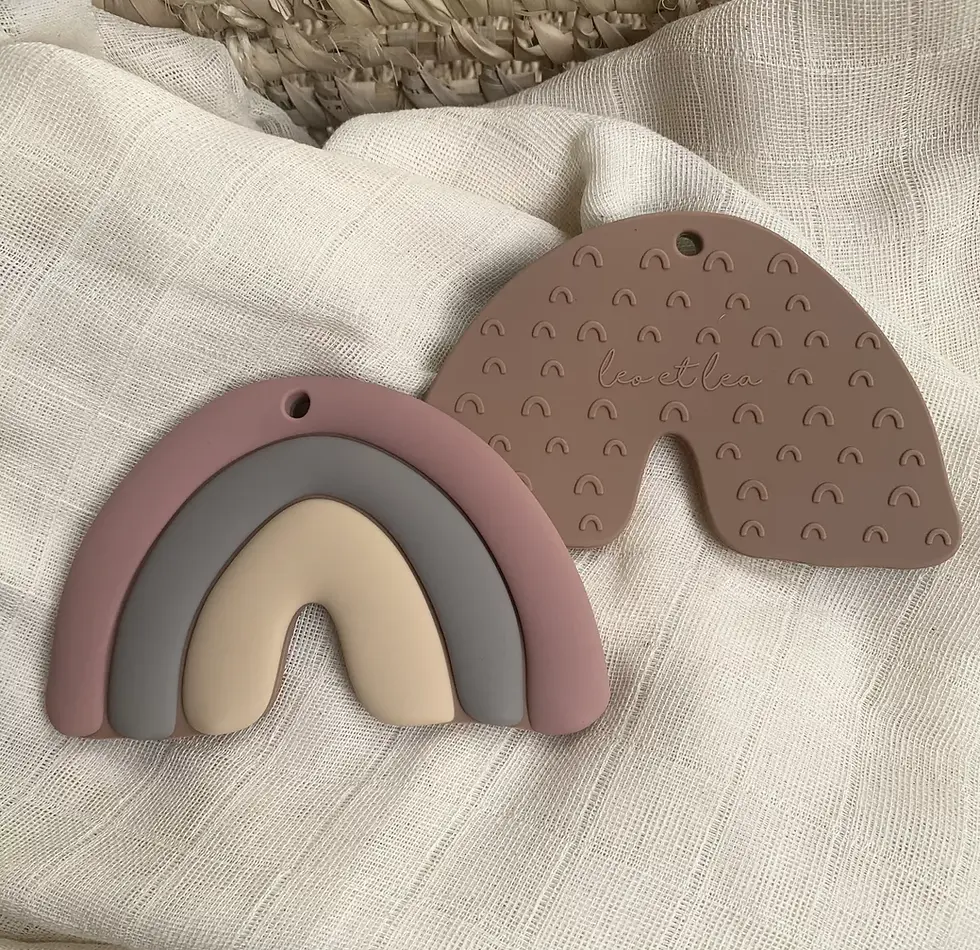 hochet de dentition arc-en-ciel mauve et rose