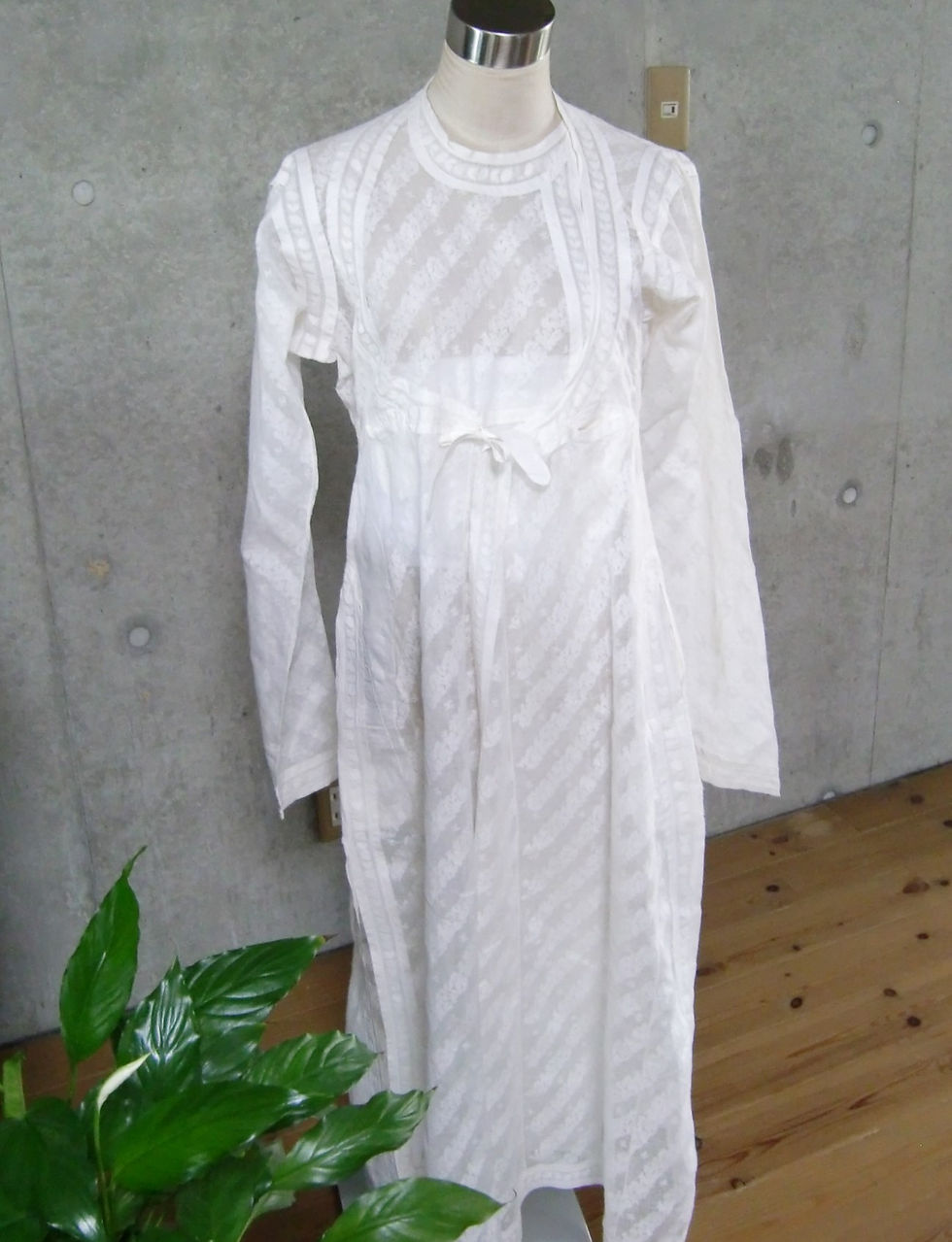 2025年企画 白い民族衣装