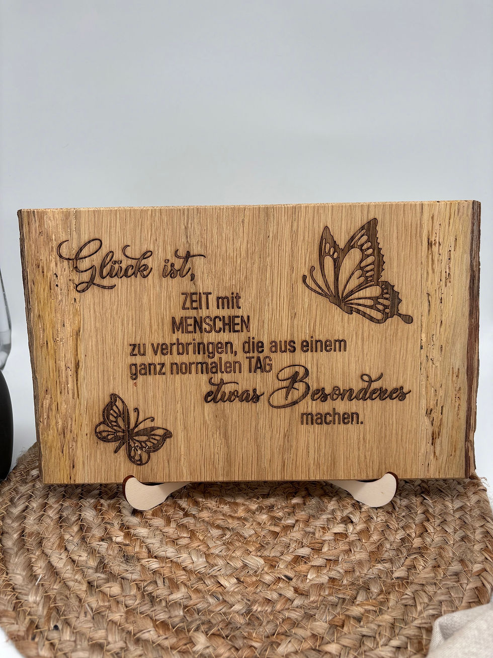 Holzschild „ Glück ist“