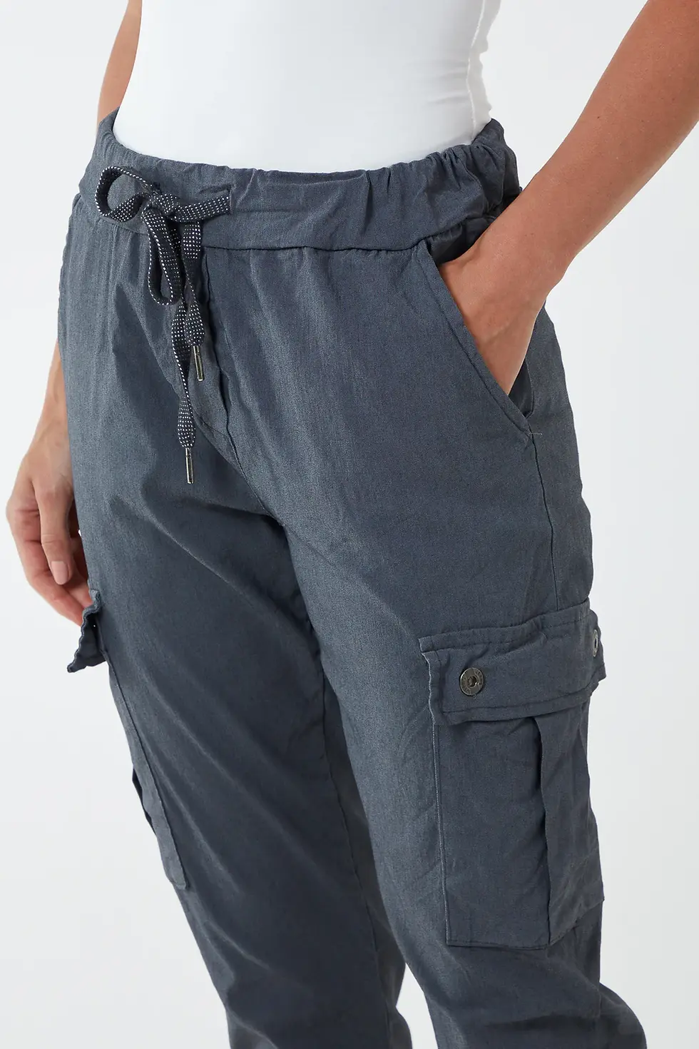 Thumbnail: Magic cargo trousers