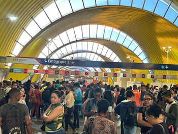 PAROU TUDO! Falha elétrica afeta circulação e gera transtornos na Linha 2 do metrô