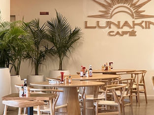 Une Matinée au Lunakin Café : là où le Soleil Rencontre la Lune à Las Vegas