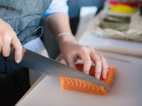 Top 6 Things to Keep in Mind Before Buying a New Knife in our Both Cultures