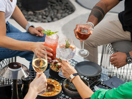 L'Art de l'Apéritif : Comment Vivre la Tradition Française Comme un Local