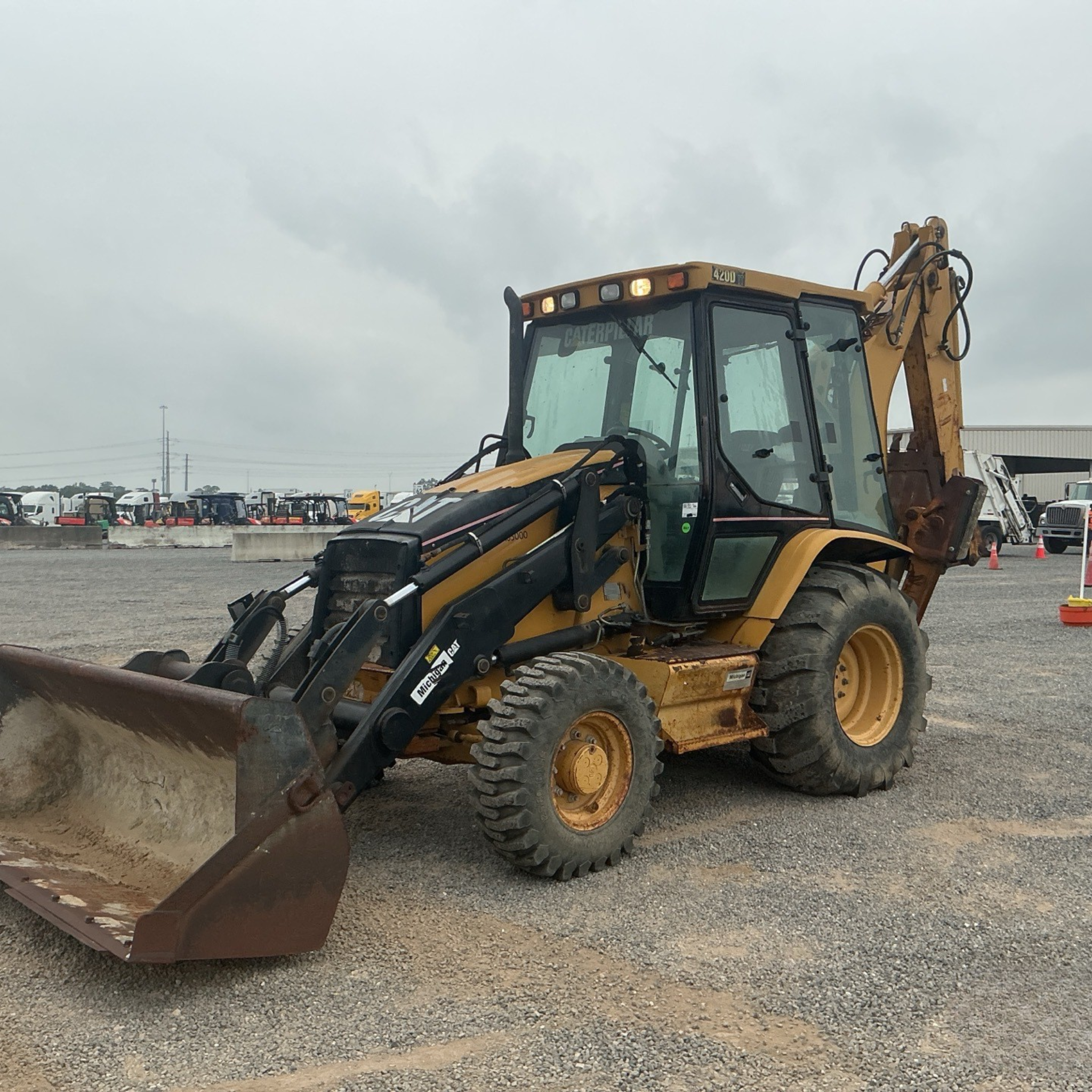2005 CAT 420D 4x4