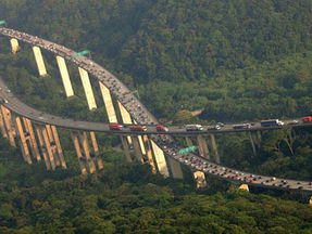 AÇÕES EDUCATIVAS NAS RODOVIAS MARCAM O MAIO AMARELO