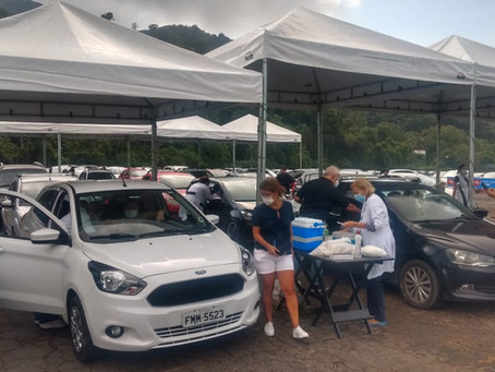 GUARUJÁ ULTRAPASSA MARCA DE 50 MIL PESSOAS VACINADAS CONTRA À COVID-19