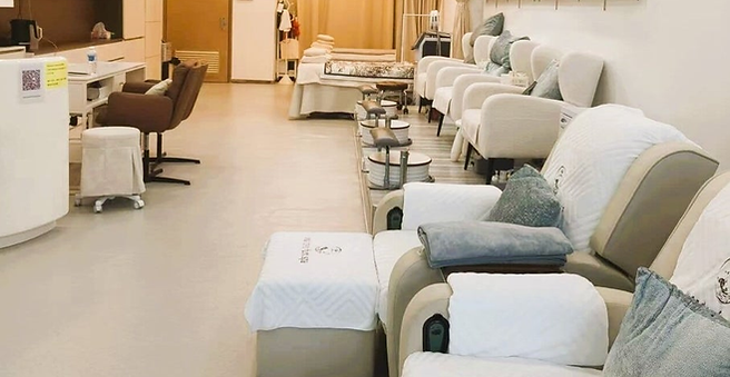 Paint Shoppe Nail Spa, salun kuku, Marine Parade, Singapura