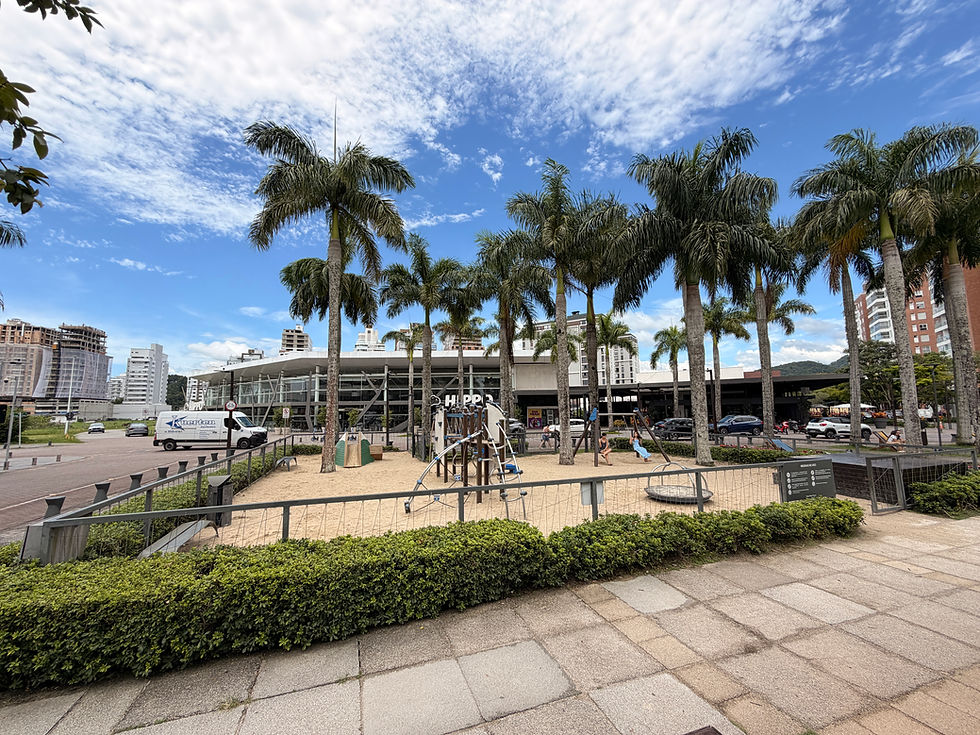 Praça Central 3