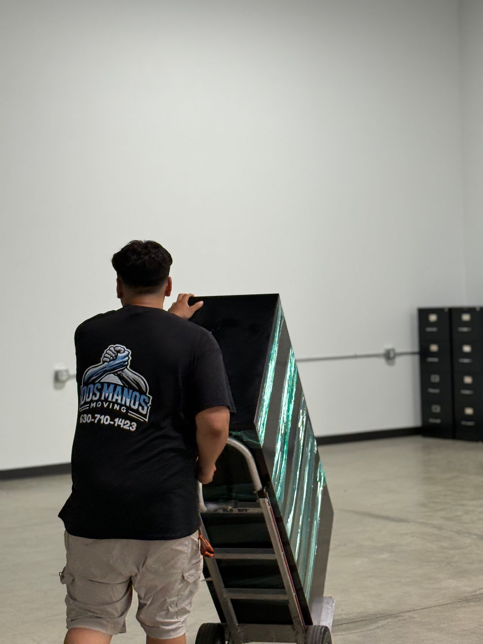 Dos Manos Moving is a reliable moving company.