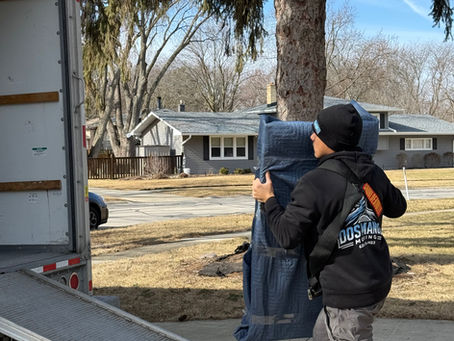 Top Rated Moving Company Serving Chicago’s Western Suburbs – Dos Manos Moving