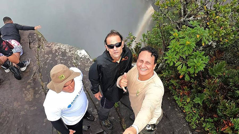 primeiro dia bahia terra na fumaca por cima