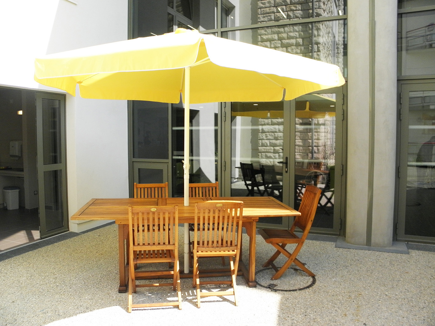 Terrasse salon des familles