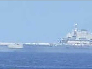遼寧でJ15戦闘機が発着艦　沖ノ鳥島沖で活動活発化