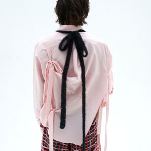 SEMIOTICS OF GIRLHOOD