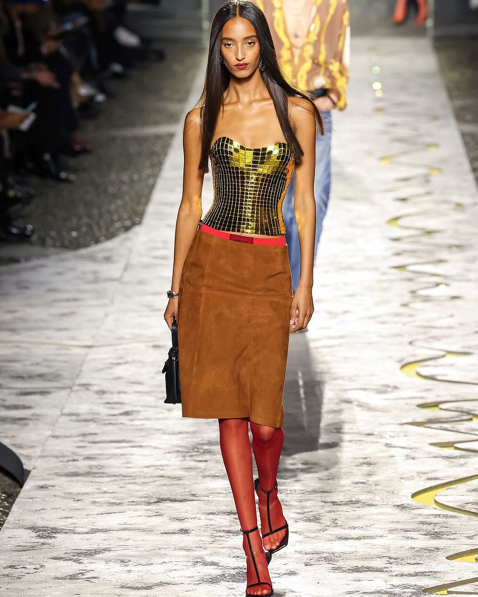 Versace Summer 2025: A Bold Fusion of 70s Nostalgia and Signature Glamour