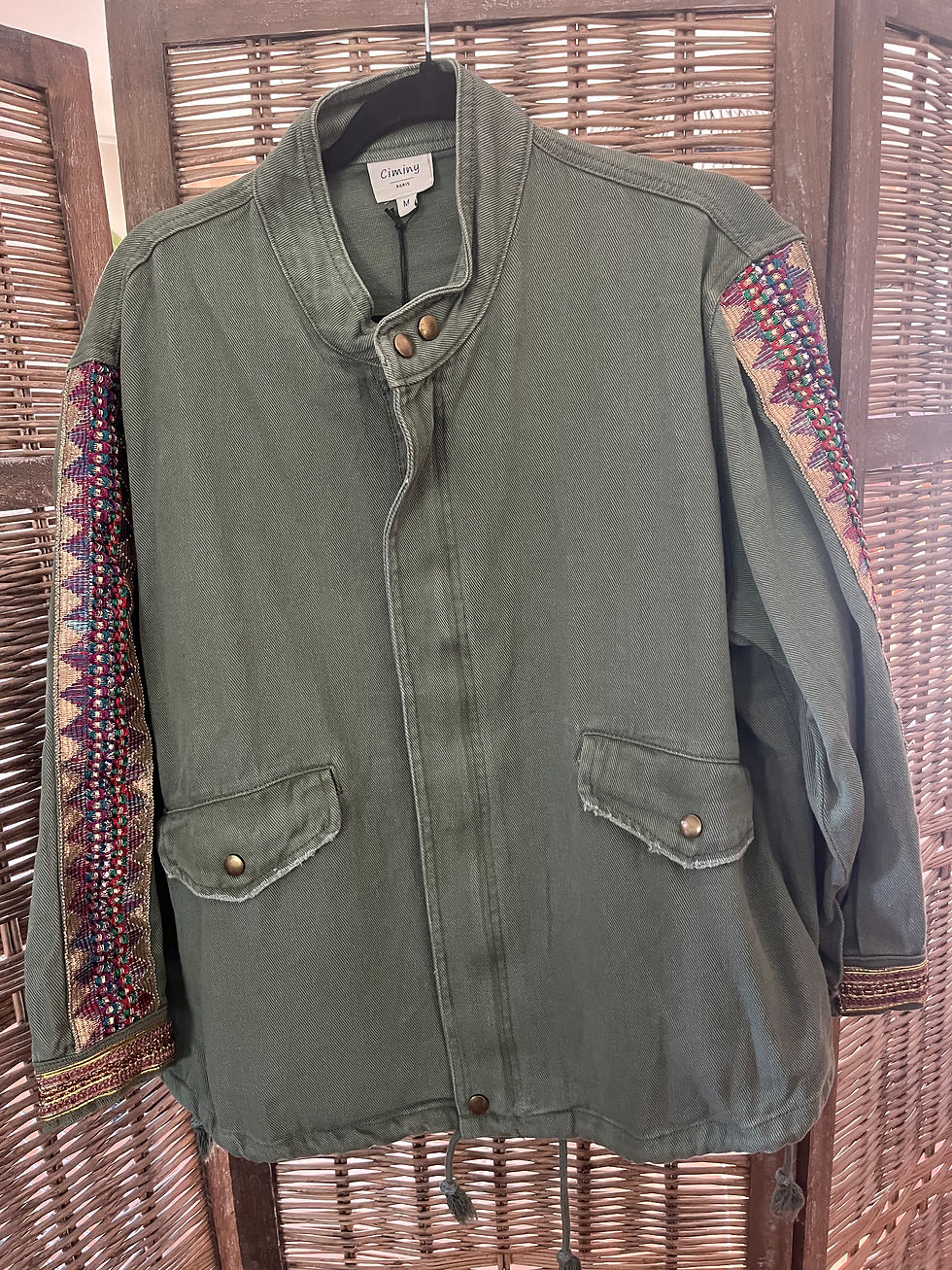 Miniature : Veste kaki bohème brodée – Style bohème chic 